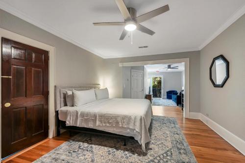 Katil atau katil-katil dalam bilik di Willow Ridge Lodging and Events