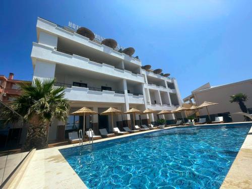 Bazén v ubytování Apartments Montenegro Hills Ulcinj nebo v jeho okolí