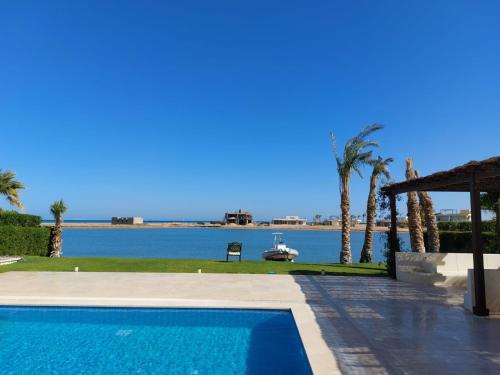 Bazén v ubytování El Gouna luxe nebo v jeho okolí
