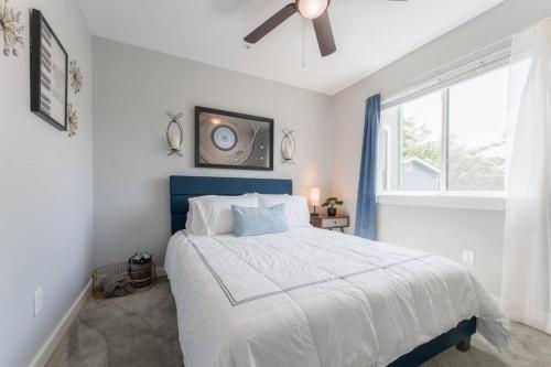 Ένα ή περισσότερα κρεβάτια σε δωμάτιο στο Lyric Place