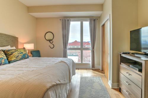 En eller flere senge i et værelse på 45 Asheland Avenue Unit 501