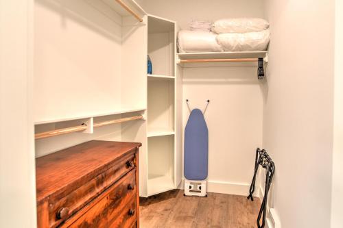 En eller flere senge i et værelse på 55 South Market Condo 108