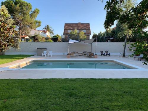 Piscine de l'établissement LA CASITA VERDE ou située à proximité