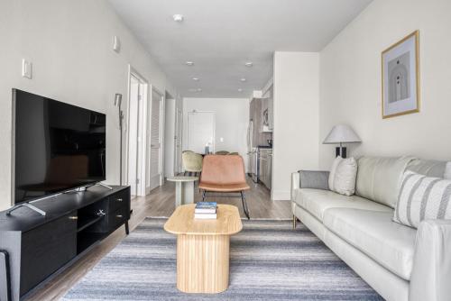 Φωτογραφία από το άλμπουμ του Mountain View 1BR w Pool Gym WD nr shops SFO-714 σε Los Altos