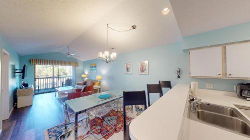 Dapur atau dapur kecil di 2 Bedroom Villa Pawleys Island at True Blue