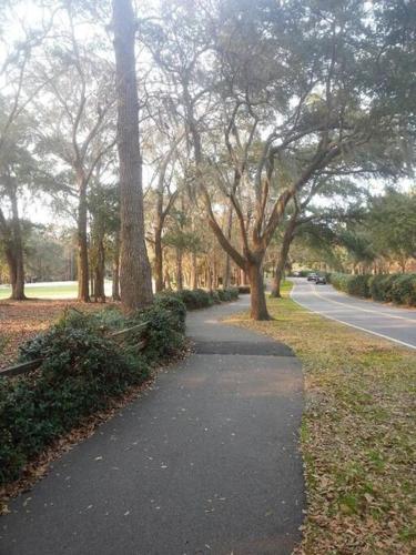 Cute 2 bedroom, 2 bath Condo at Folly Field Beach photo 14