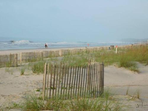 Cute 2 bedroom, 2 bath Condo at Folly Field Beach photo 18