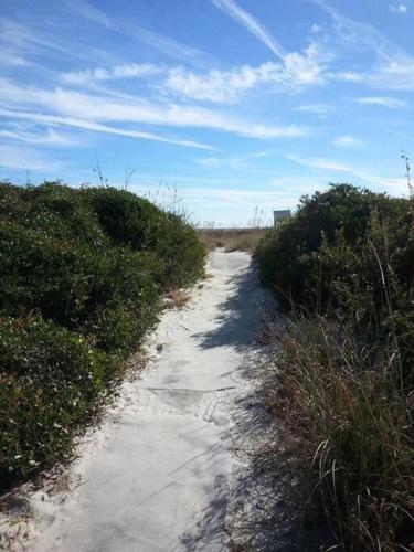 Cute 2 bedroom, 2 bath Condo at Folly Field Beach photo 19