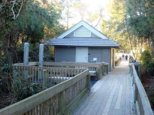 Cute 2 bedroom, 2 bath Condo at Folly Field Beach photo 21