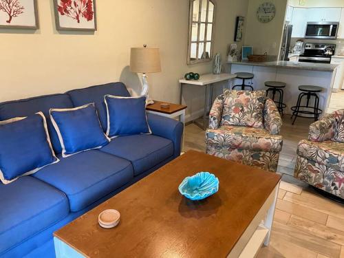 Cute 2 bedroom, 2 bath Condo at Folly Field Beach photo 28