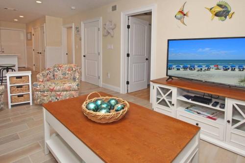 Cute 2 bedroom, 2 bath Condo at Folly Field Beach photo 35