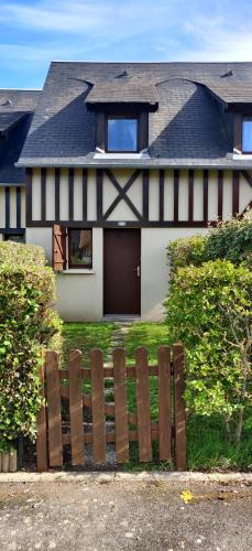 Cottage Cabourg plage avec jardin et vélos