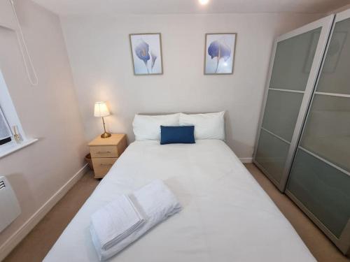 Krevet ili kreveti u jedinici u objektu Cozy 2 bed Flat in Southwark, Near Canary Wharf