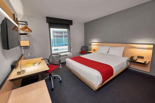 Katil atau katil-katil dalam bilik di City Express by Marriott Toluca