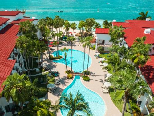 Bazén v ubytování The Royal Cancun All Villas Resort nebo v jeho okolí