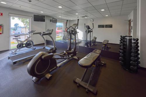 Фитнес-центр и/или тренажеры в City Express by Marriott Durango