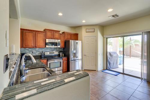 Dapur atau dapur kecil di Cheerful Maricopa Gem with Home Theater and Game Room!