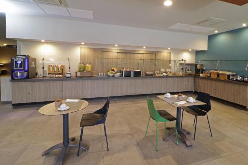 Nhà bếp/bếp nhỏ tại City Express Plus by Marriott Monterrey Galerías