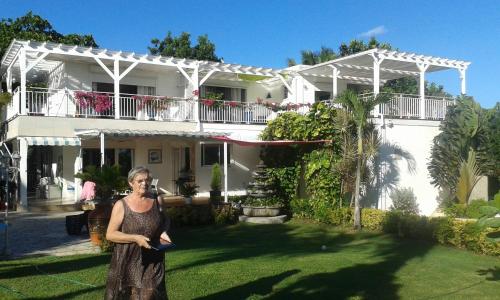 Taman di luar Kote mer Villa Bayside