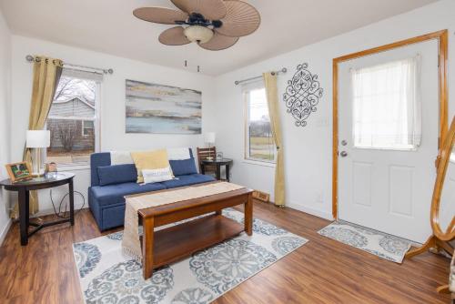 Cozy 1 Bedroom Home – Photos 3