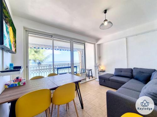 Ảnh trong thư viện ảnh của Mosala 5 - T3 duplex de 50 m2- pieds dans l'eau - Saint-Leu ở Saint-Leu