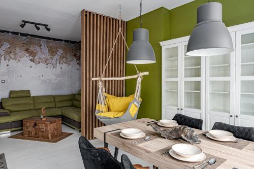 Synagogue Central Kira Apartment