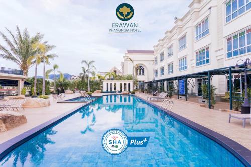 Kolam renang di atau dekat dengan Erawan Hotel
