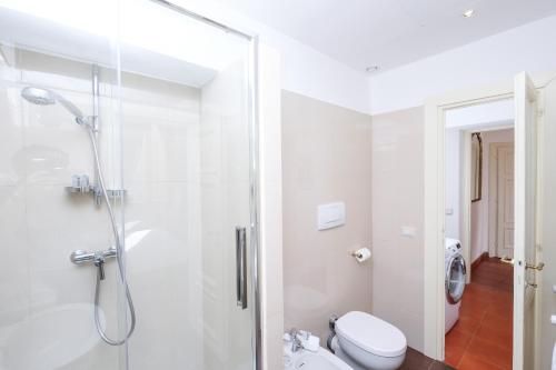 Trastevere Charming Retreat on Cobblestone Street