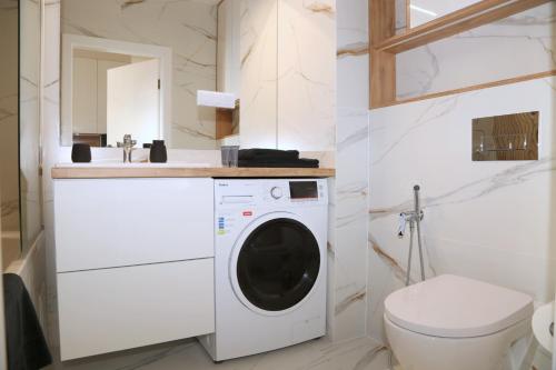 Un baño de Komfortowy Apartament w Warszawie, Bemowo, Lazurowa, blisko Metra