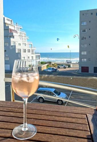 Ποτά στο OCEAN VIEW, Blouberg Beach, Sunsets & Kite Beach