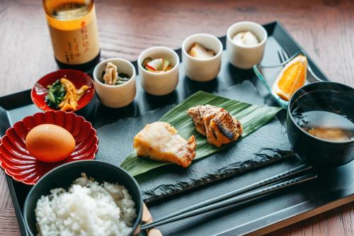 ホテルの敷地内または近くでの食事または食べ物