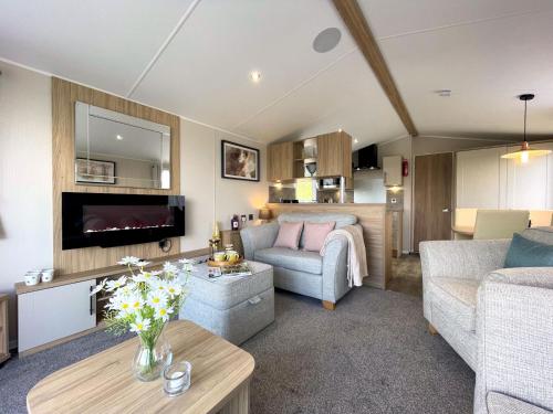 Un lugar para sentarse en Pass the Keys Gorgeous Kippford Home With Outstanding Views