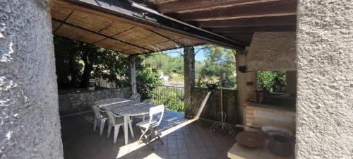 Μπαλκόνι ή βεράντα στο Le Domaine du Soulier -Gîte et chambres d'hôtes - La Maison du Gardien