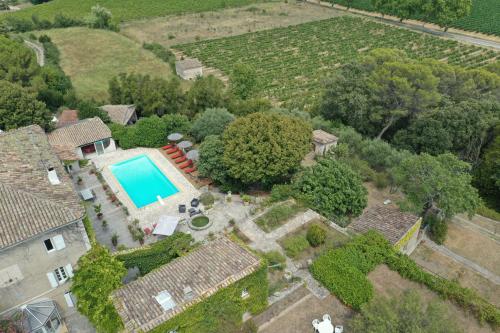 Πισίνα στο ή κοντά στο Le Domaine du Soulier -Gîte et chambres d'hôtes - La Maison du Gardien