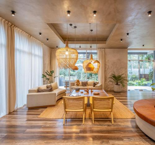 Ruang duduk di Suite House Carilo