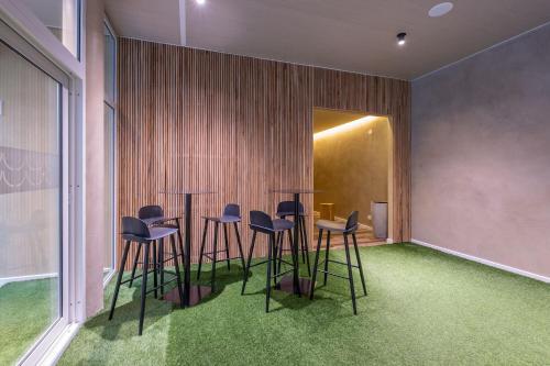 Ruang duduk di Suite House Carilo