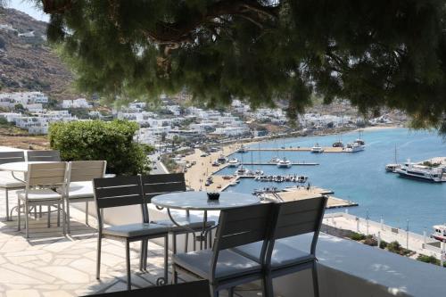 Photo de la galerie de l'établissement Adikri Villas & Suites, à Tourlos