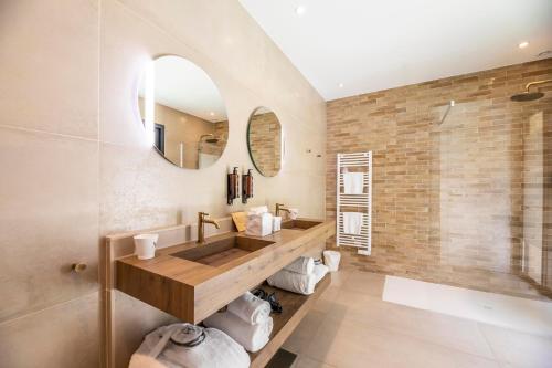 Kylpyhuone majoituspaikassa Villa du Couvent Version Maquis