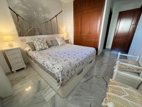 Marbella Piso en casco junto a playa Piscina in summer season photo 2