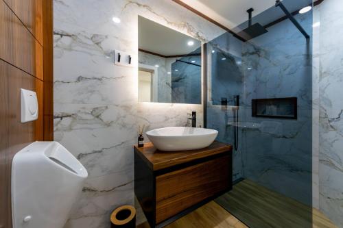 Bilik mandi di Apartman 7