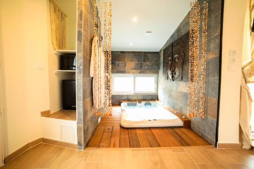 Ô Balinais mini villa avec spa et piscine chauffée privative Marseille photo 36