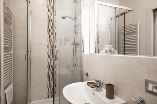 Ένα μπάνιο στο Il Tiro Rooms