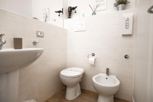 Ένα μπάνιο στο Il Tiro Rooms