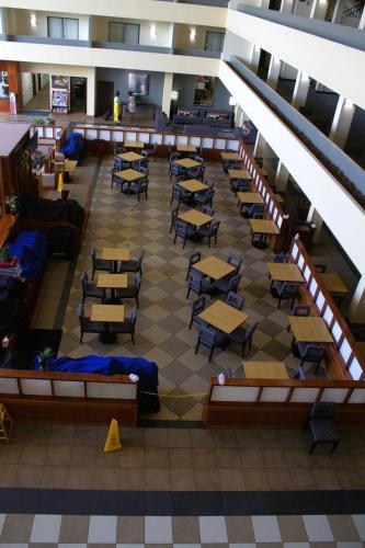 Εστιατόριο ή άλλο μέρος για φαγητό στο Atrium Hotel and Suites DFW Airport