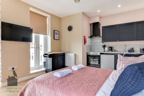 Bright turret studio with parking – Photos 3