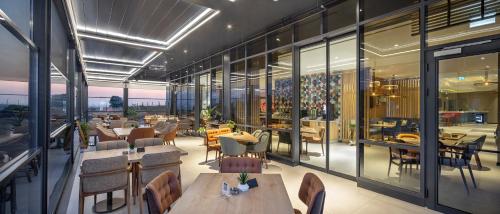 Χώρος καθιστικού στο Hampton By Hilton Cerkezkoy