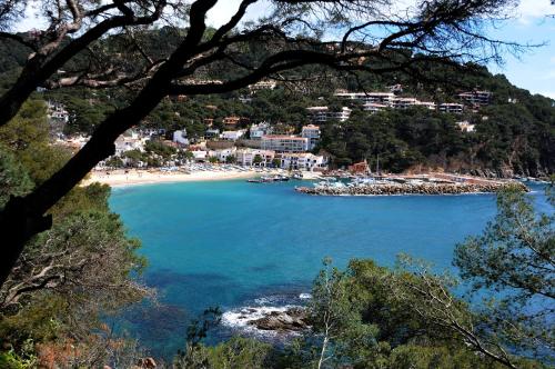 a view of the beach in positano on the amalfi coast at CAPDEVILA 9 in Llafranc