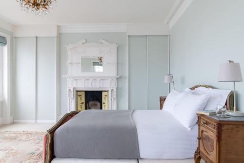 Cama o camas de una habitación en Magnificent house with Harbour view - Ramsgate