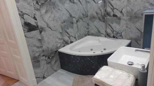 City Grand Apartman 9700 Szombathely, Vörösmarty Mihály utca 2 emelet/9 kép - 3