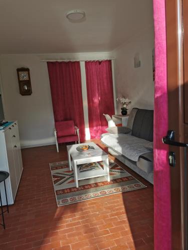 Fotografie z fotogalerie ubytování Trinity Apartment Seafront v destinaci Kotor